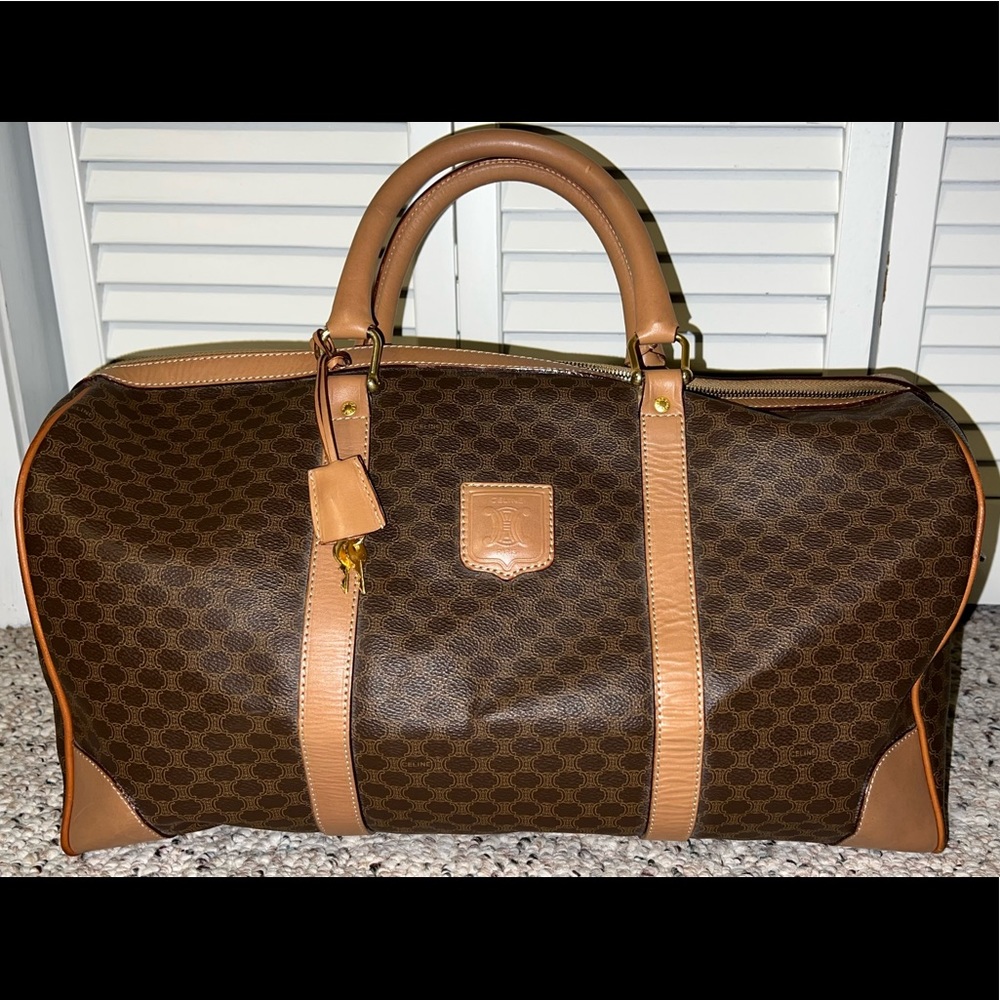 🔥🔥🔥 SOLD🔥🔥🔥Authentic Celine Macadam Boston Bag